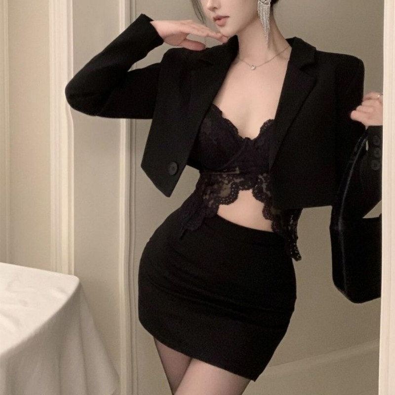 Черный весенний пиджак, кружев – обзор и цена Lace Bralette Set