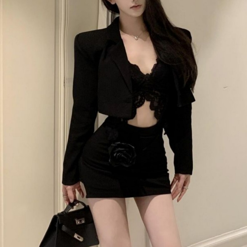Черный весенний пиджак, кружев – обзор и цена Lace Bralette Set