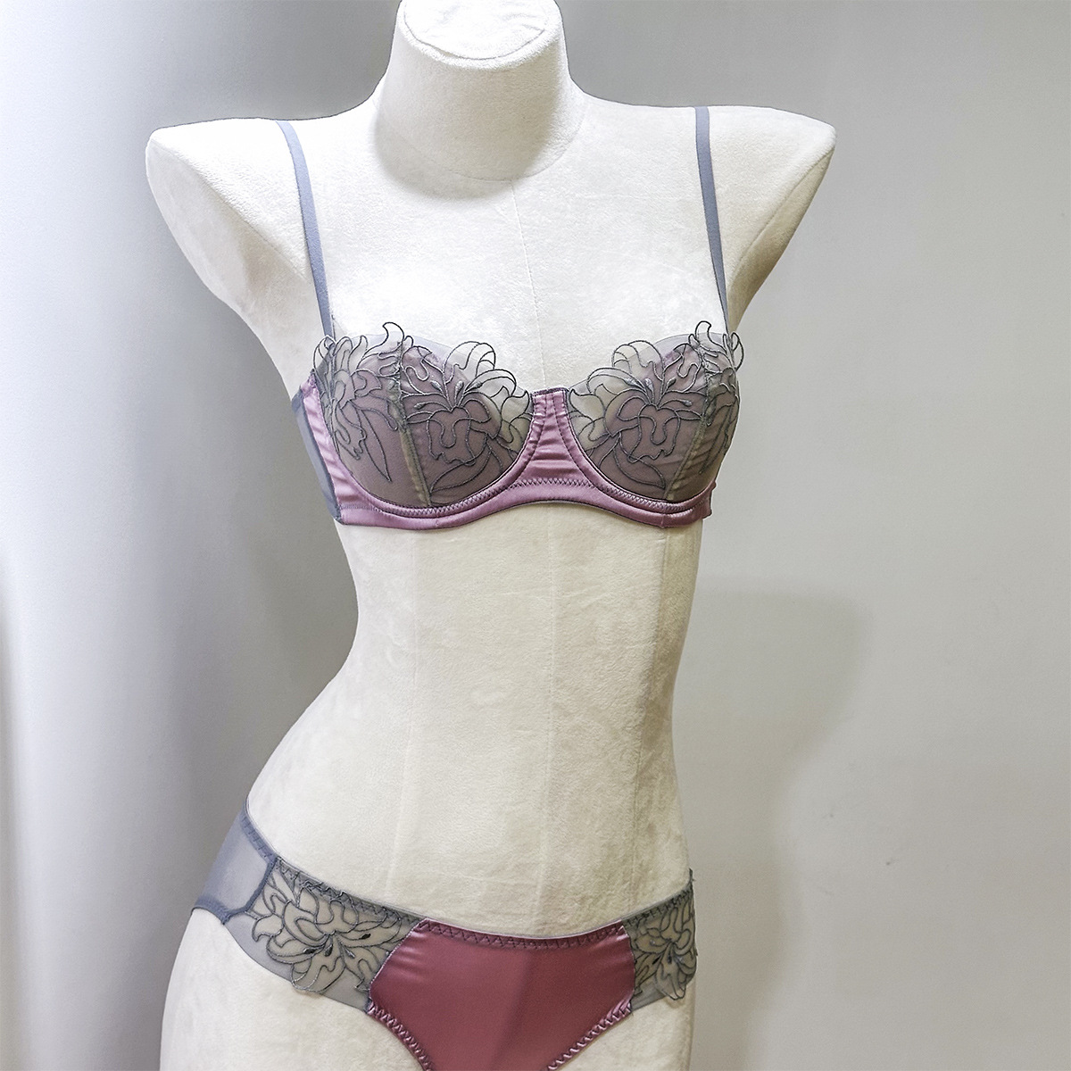 Комплект нижнего белья Purcora – обзор и цена Demi Bra Balconette
